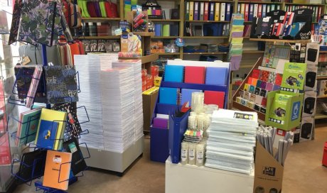 MAXI FOLIO, papeterie, informatique, mobilier de bureau, met tout en oeuvre pour une rentrée scolaire réussie. Retrouvez nous à Craponne-sur-Arzon et sa région