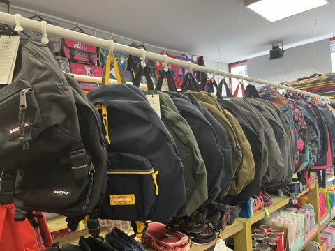 Vente de cartables TOTTO, LILILOU, POIVRE BLANC, TANN'S, POIDS PLUME, ÉCO-RESPONSABLE, sacs à dos EASTPAK, OFFSHORE, ANTARTIK, TOTTO à AMBERT