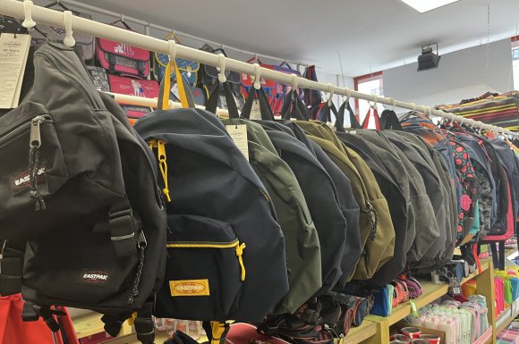 Vente de cartables TOTTO, LILILOU, POIVRE BLANC, TANN'S, POIDS PLUME, ÉCO-RESPONSABLE, sacs à dos EASTPAK, OFFSHORE, ANTARTIK, TOTTO à AMBERT