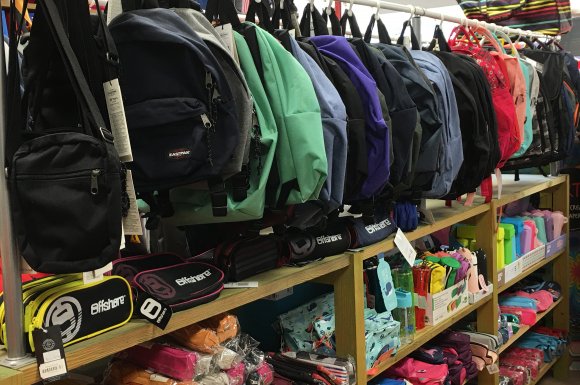 Rentrée scolaire : cartables TANN'S, sacs à dos EASTPAK, TOTTO, OFFSHORE, crayons de couleurs et feutres GIOTTO, STABILO, MILAN, BIC chez MAXI FOLIO à Craponne-sur-Arzon