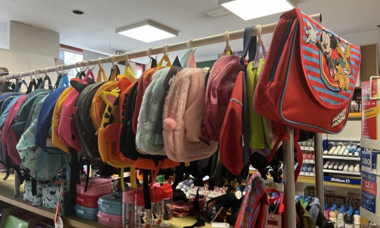 Vente de cartables TOTTO, LILILOU, POIVRE BLANC, TANN'S, POIDS PLUME, ÉCO-RESPONSABLE, sacs à dos EASTPAK, OFFSHORE, ANTARTIK, TOTTO à AMBERT