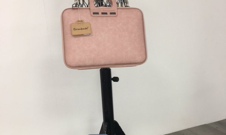 Mallette BOMBATA en DENIM rose pale et bleu pour ordinateur et tablette en vente chez MAXI FOLIO à Craponne-sur-Arzon