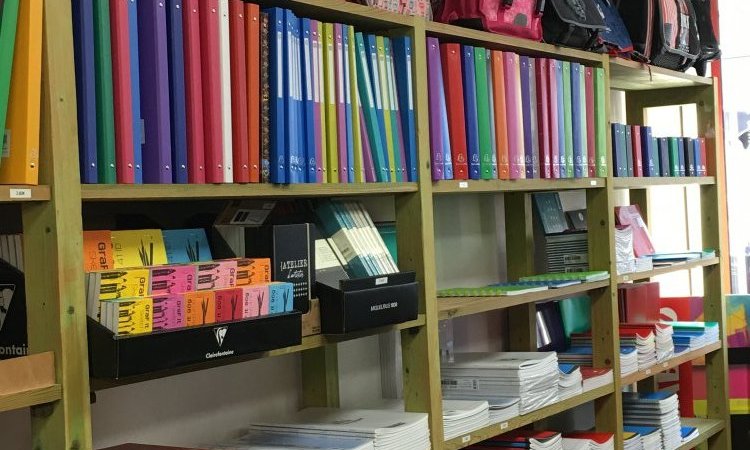 Rentrée scolaire : cartables TANN'S, sacs à dos EASTPAK, TOTTO, OFFSHORE, crayons de couleurs et feutres GIOTTO, STABILO, MILAN, BIC chez MAXI FOLIO à Craponne-sur-Arzon